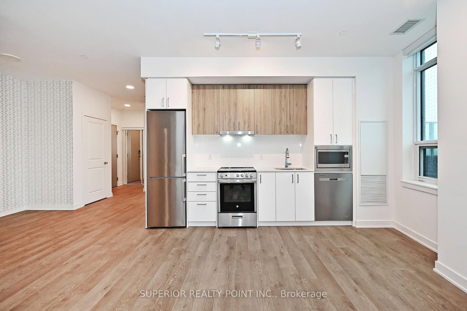 30 Upper Mall Way, Unit A214 thumbnail 13