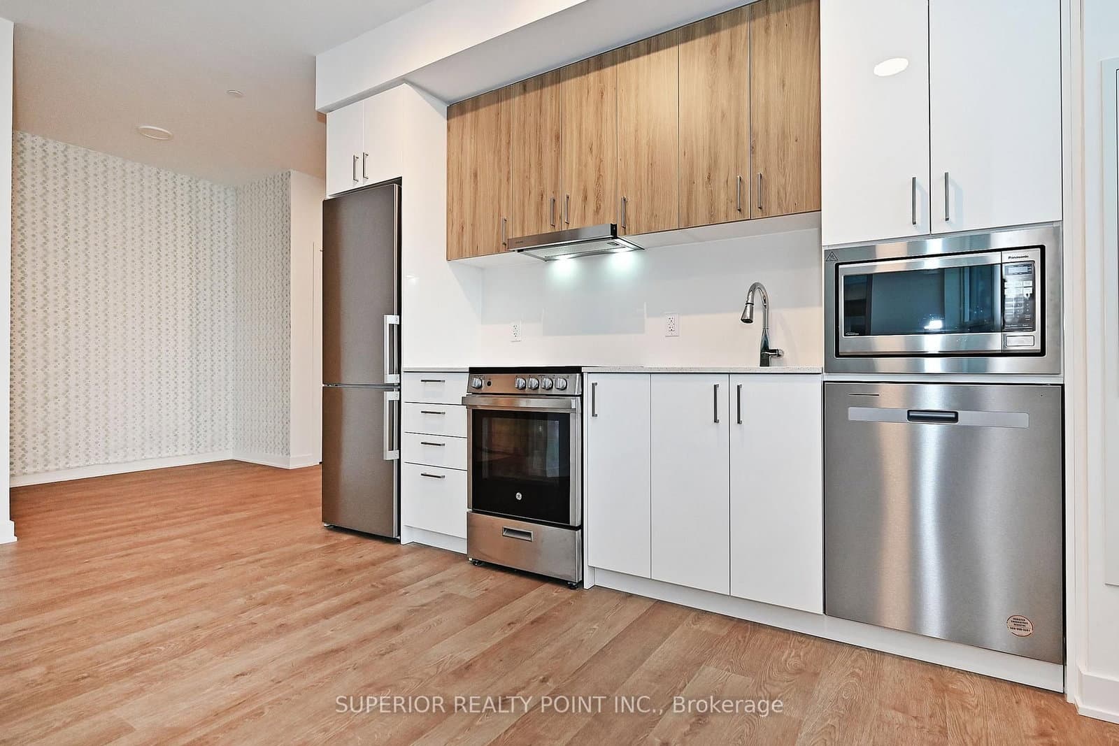 30 Upper Mall Way, Unit A214 thumbnail 16