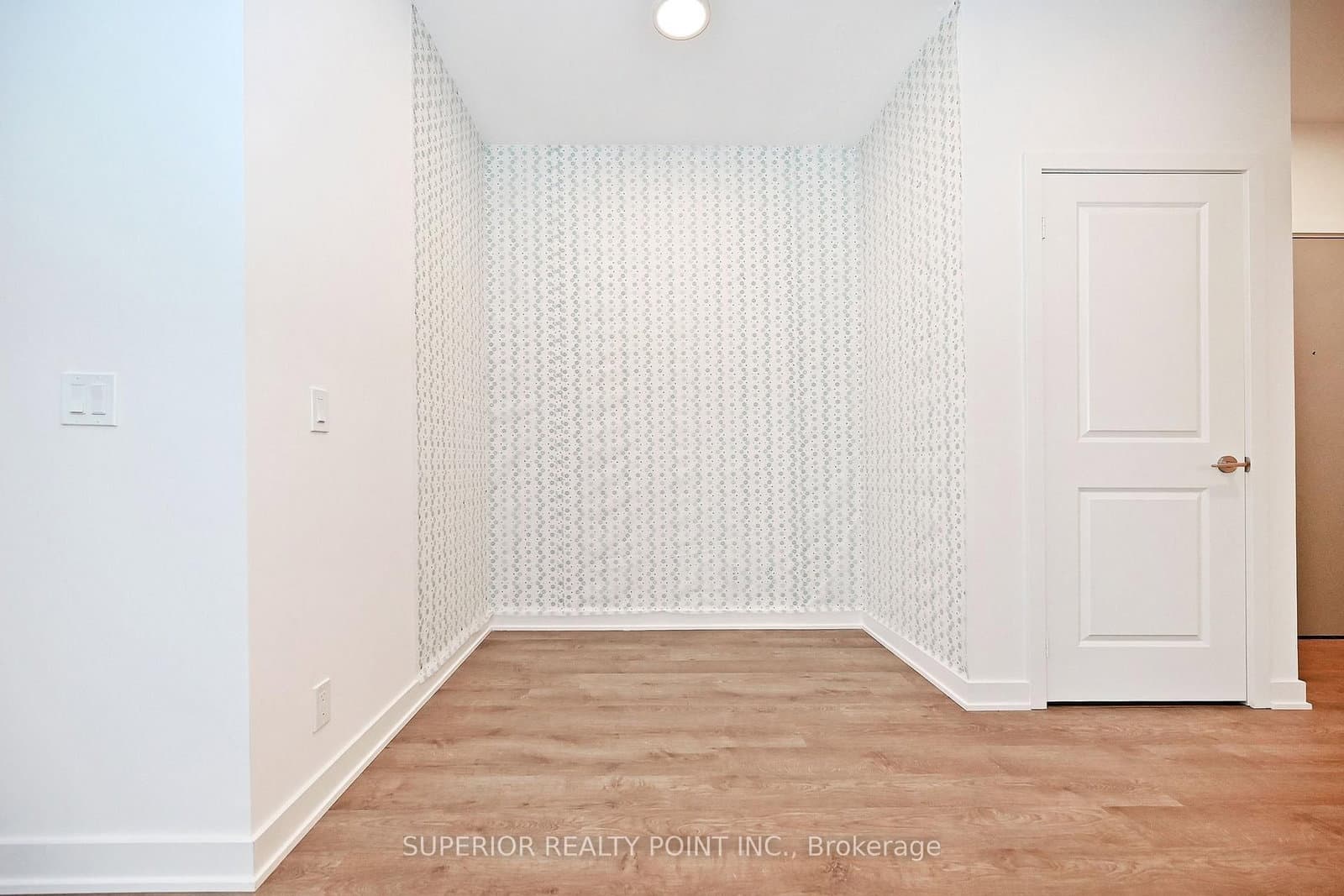30 Upper Mall Way, Unit A214 thumbnail 30