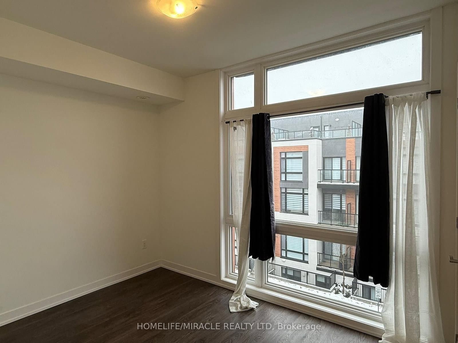 2 Steckley House Lane, Unit 924 thumbnail 6