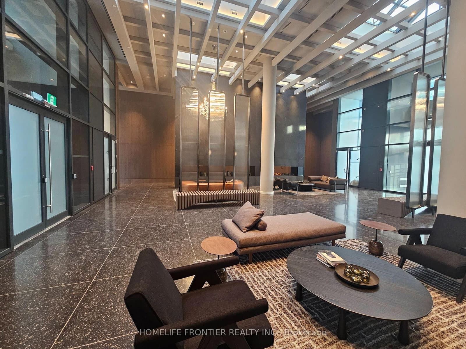 8 Interchange Way, Unit 902 thumbnail 2