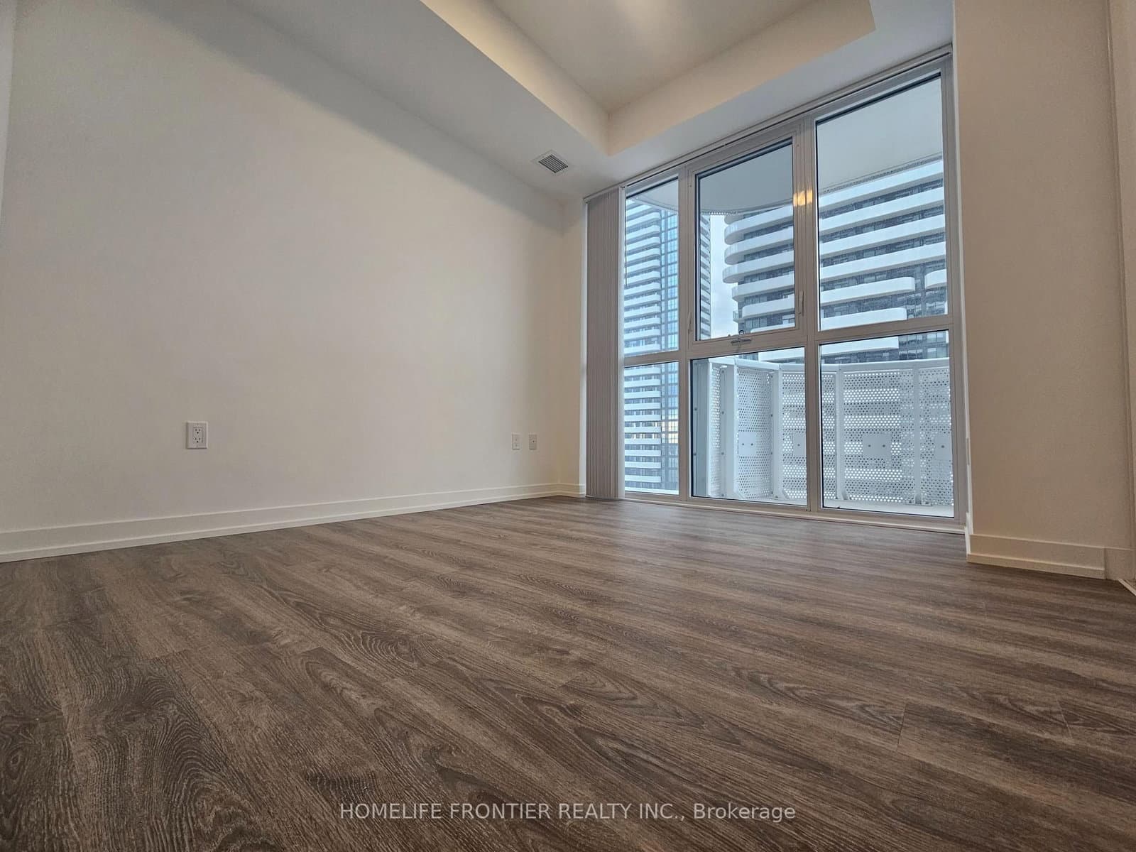 8 Interchange Way, Unit 902 thumbnail 8