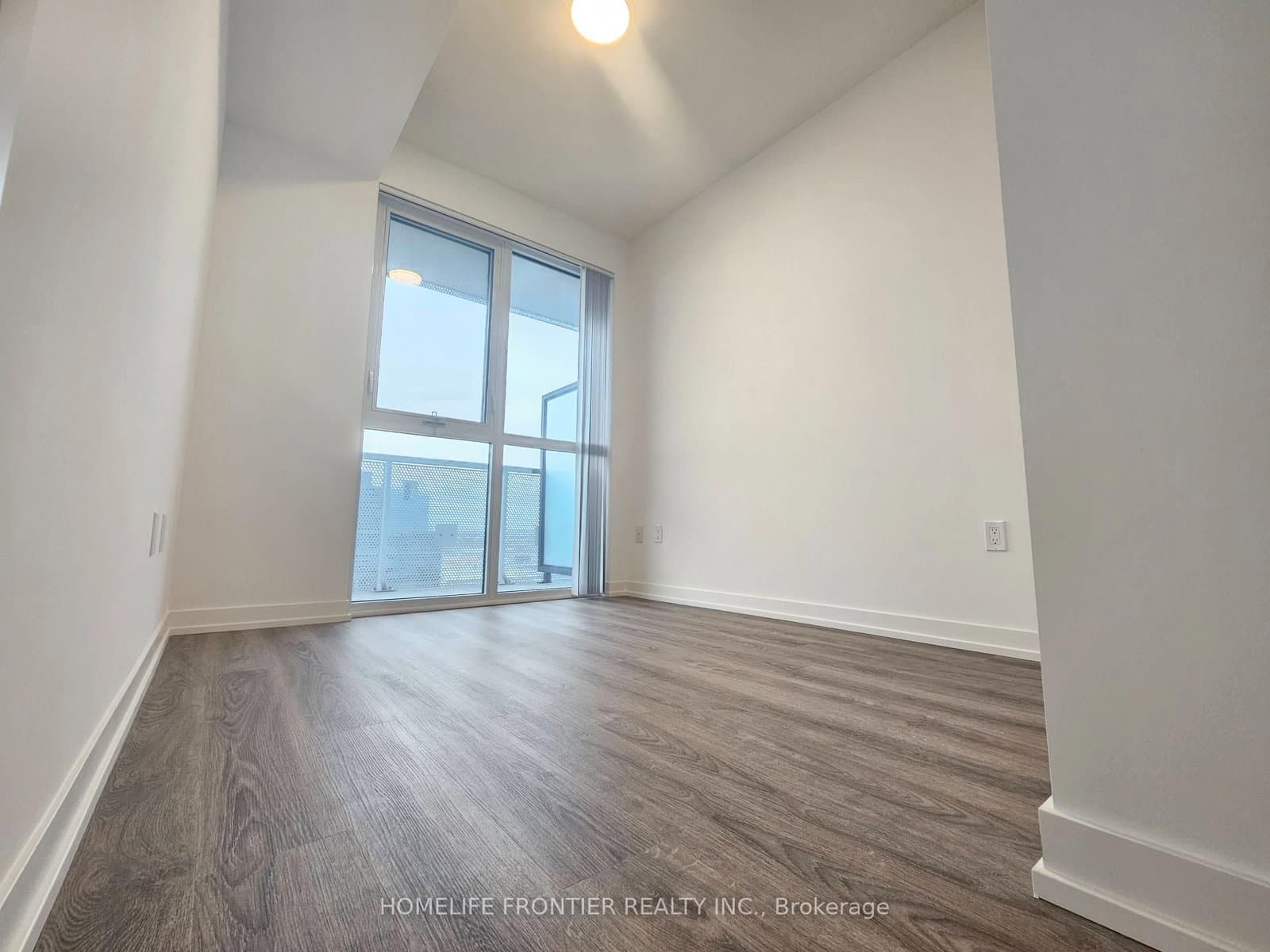 8 Interchange Way, Unit 902 thumbnail 9