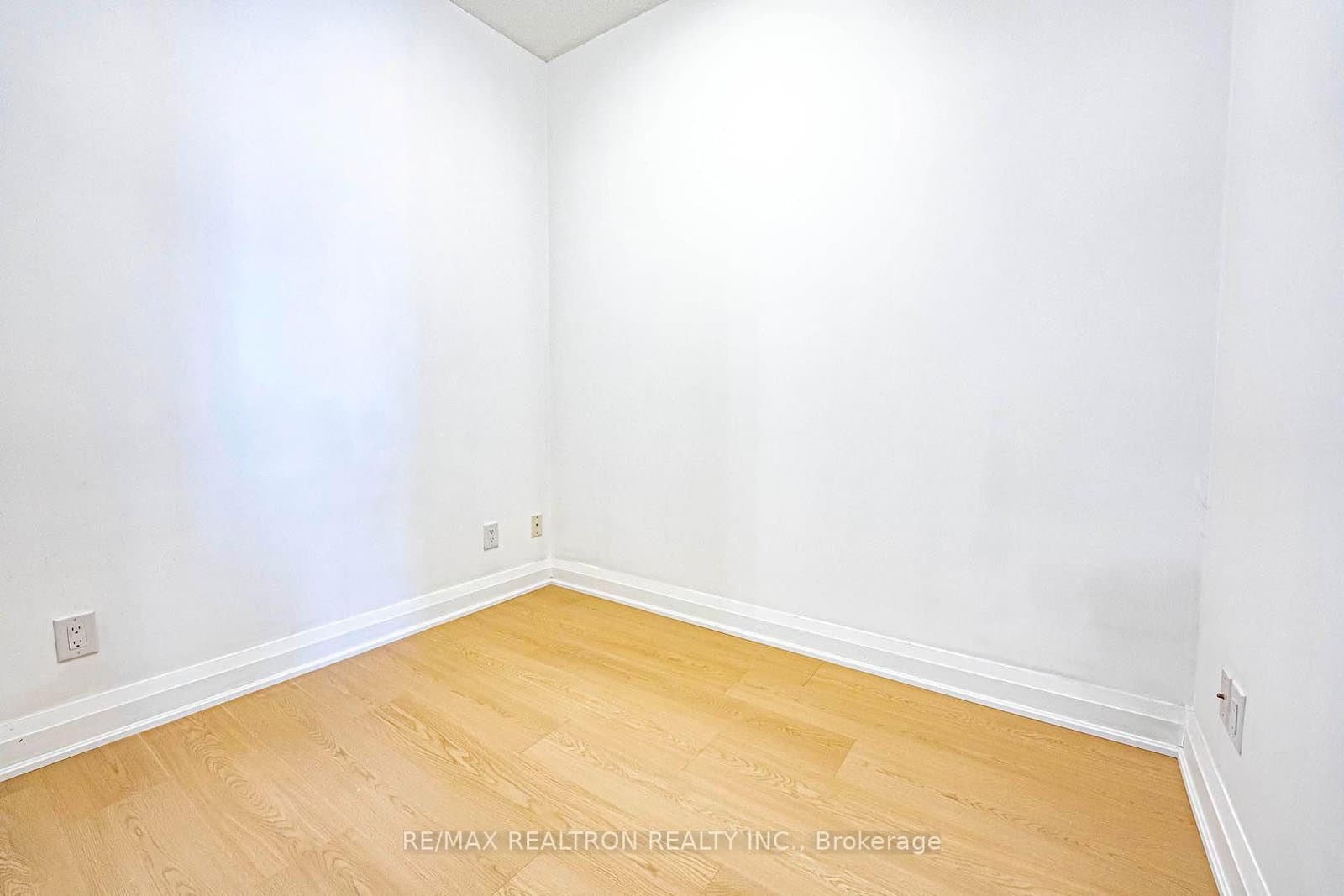 7161 Yonge Street, Unit 418 thumbnail 10