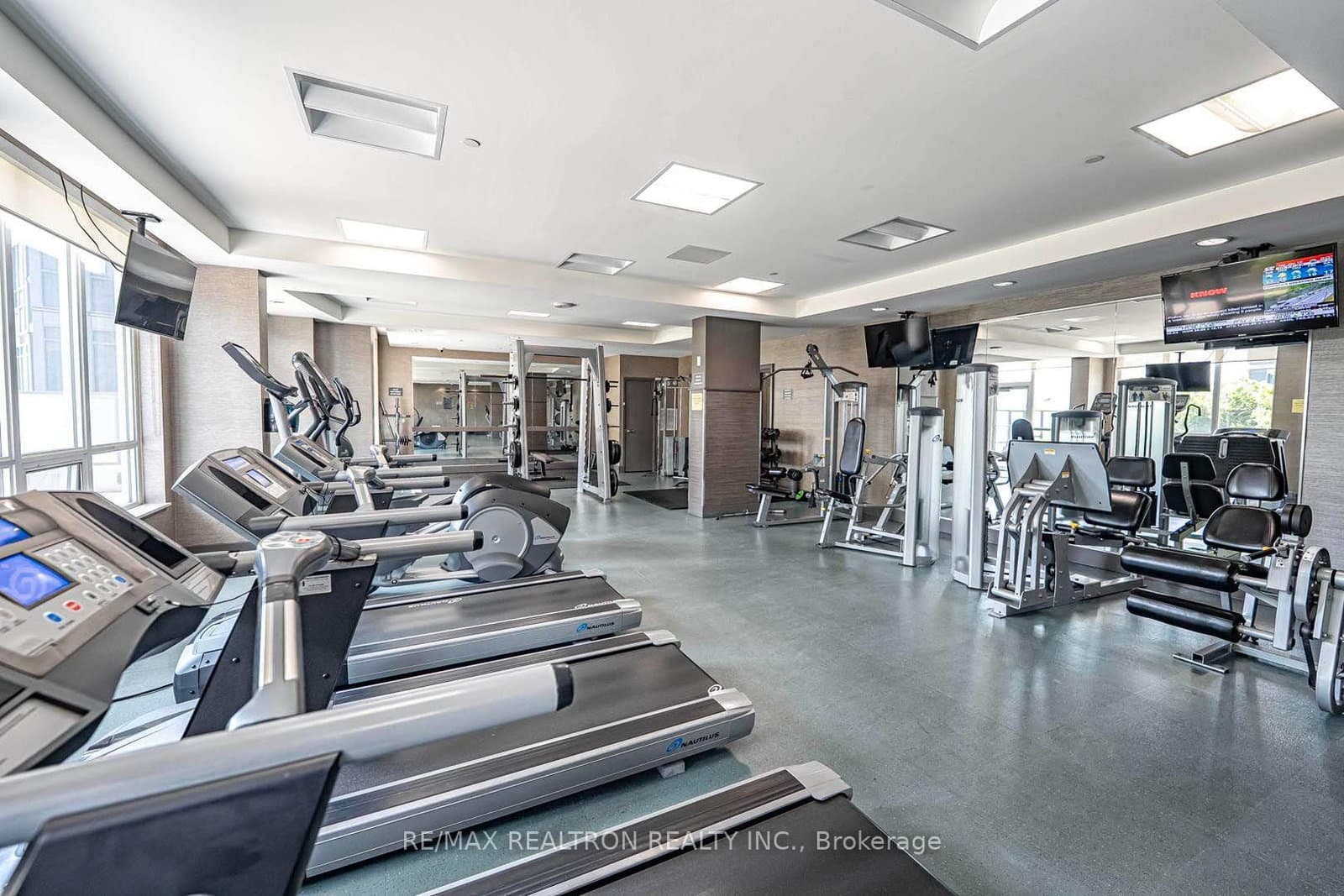 7161 Yonge Street, Unit 418 thumbnail 16