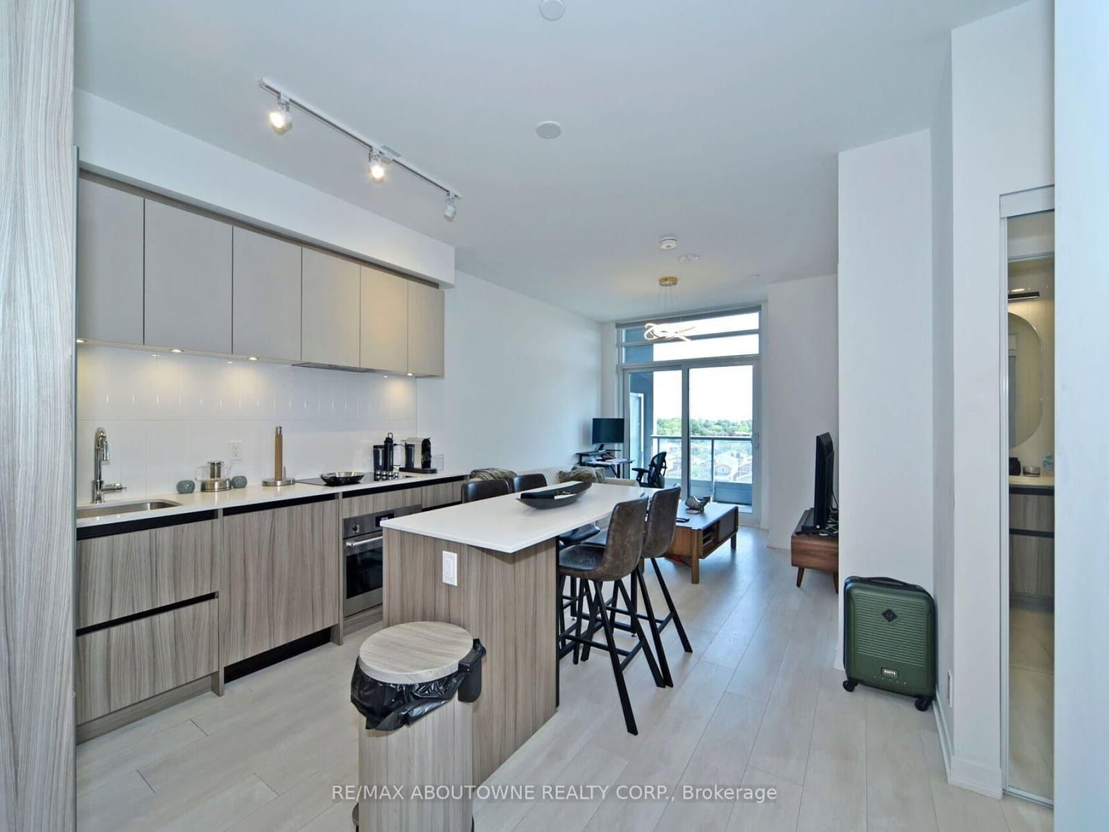 7950 Bathurst Street, Unit 613 thumbnail 19