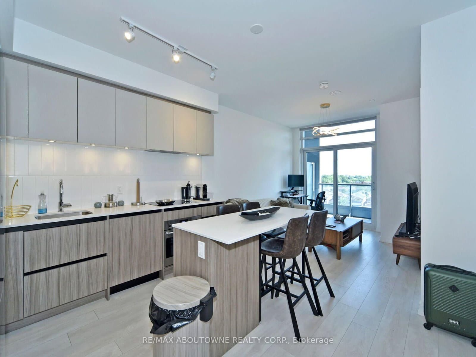 7950 Bathurst Street, Unit 613 thumbnail 20