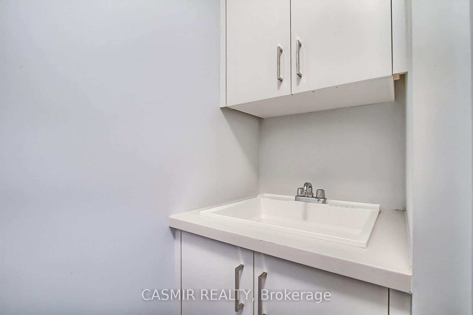 9873 Keele Street thumbnail 35
