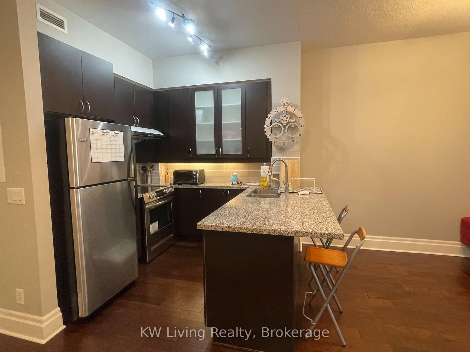 57 Upper Duke Crescent, Unit 101 thumbnail 7
