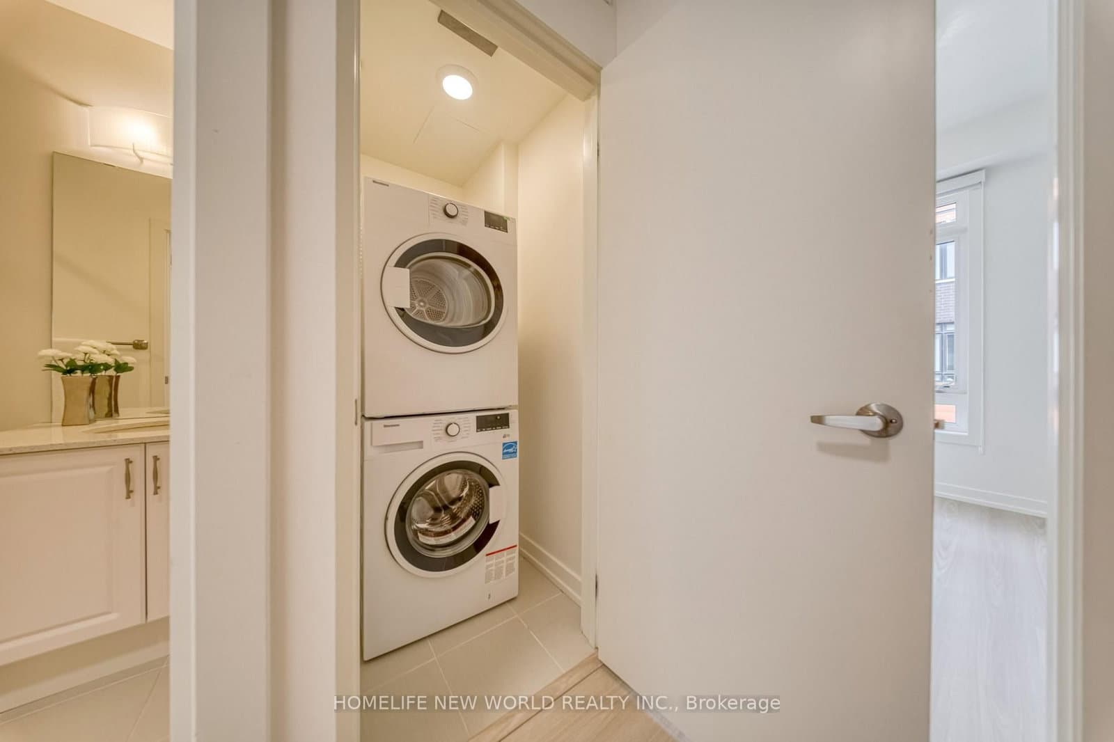 370D Red Maple Road, Unit 99 thumbnail 32