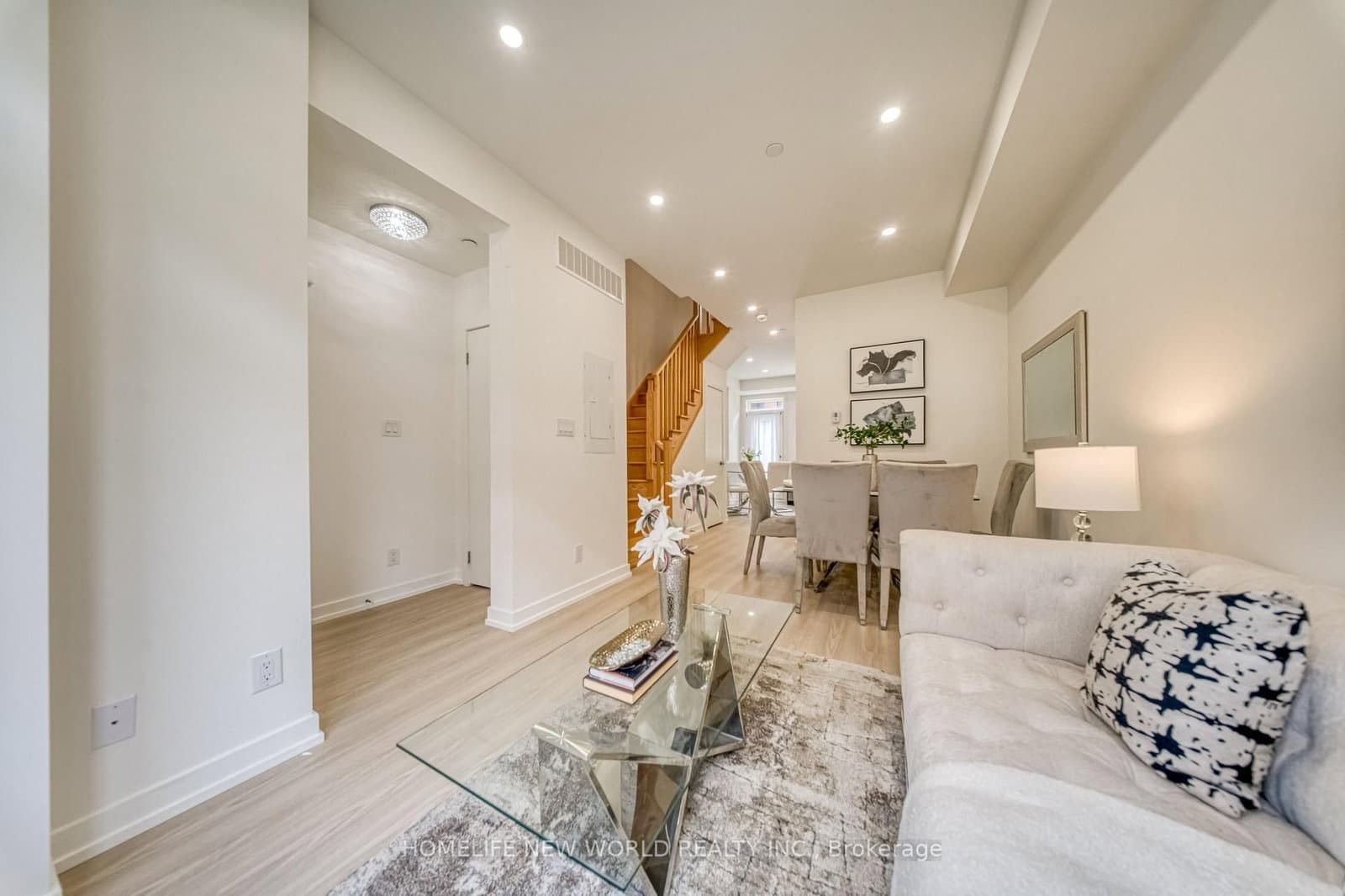 370D Red Maple Road, Unit 99 thumbnail 7