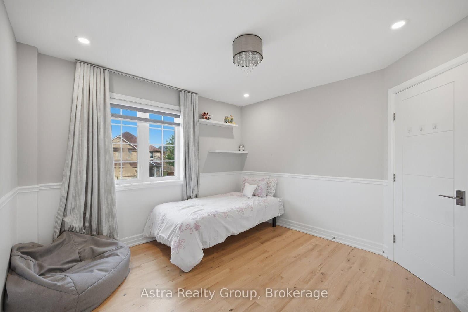 162 Corner Brook Crescent thumbnail 32