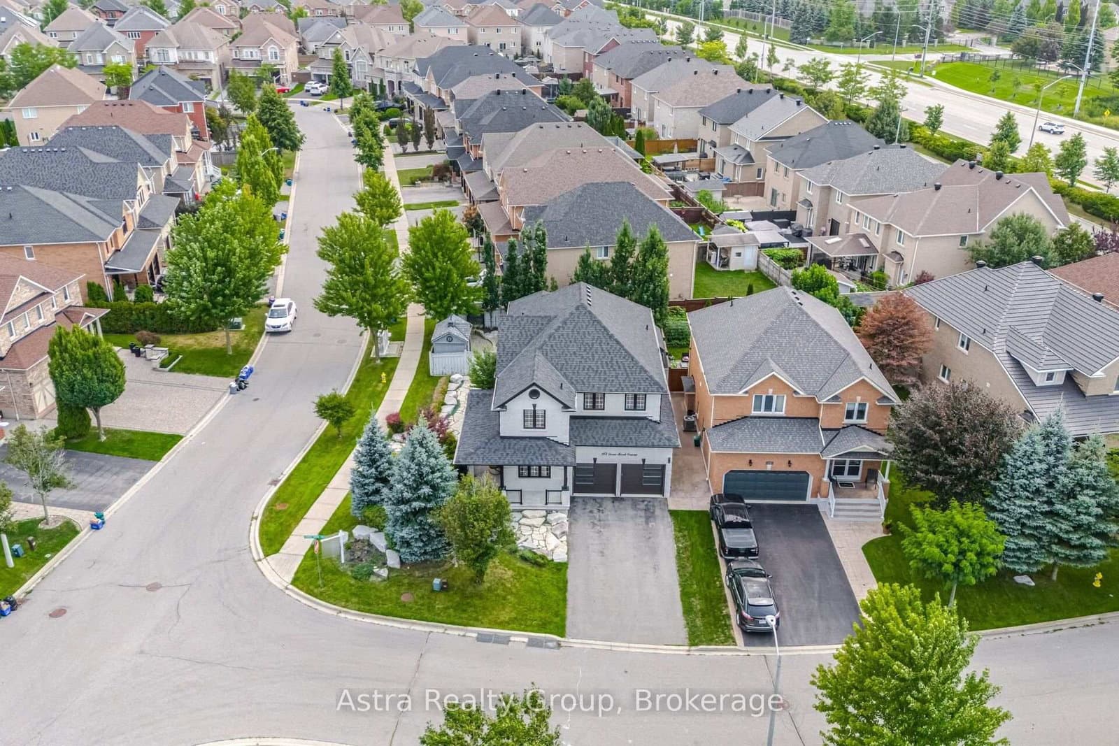 162 Corner Brook Crescent thumbnail 4