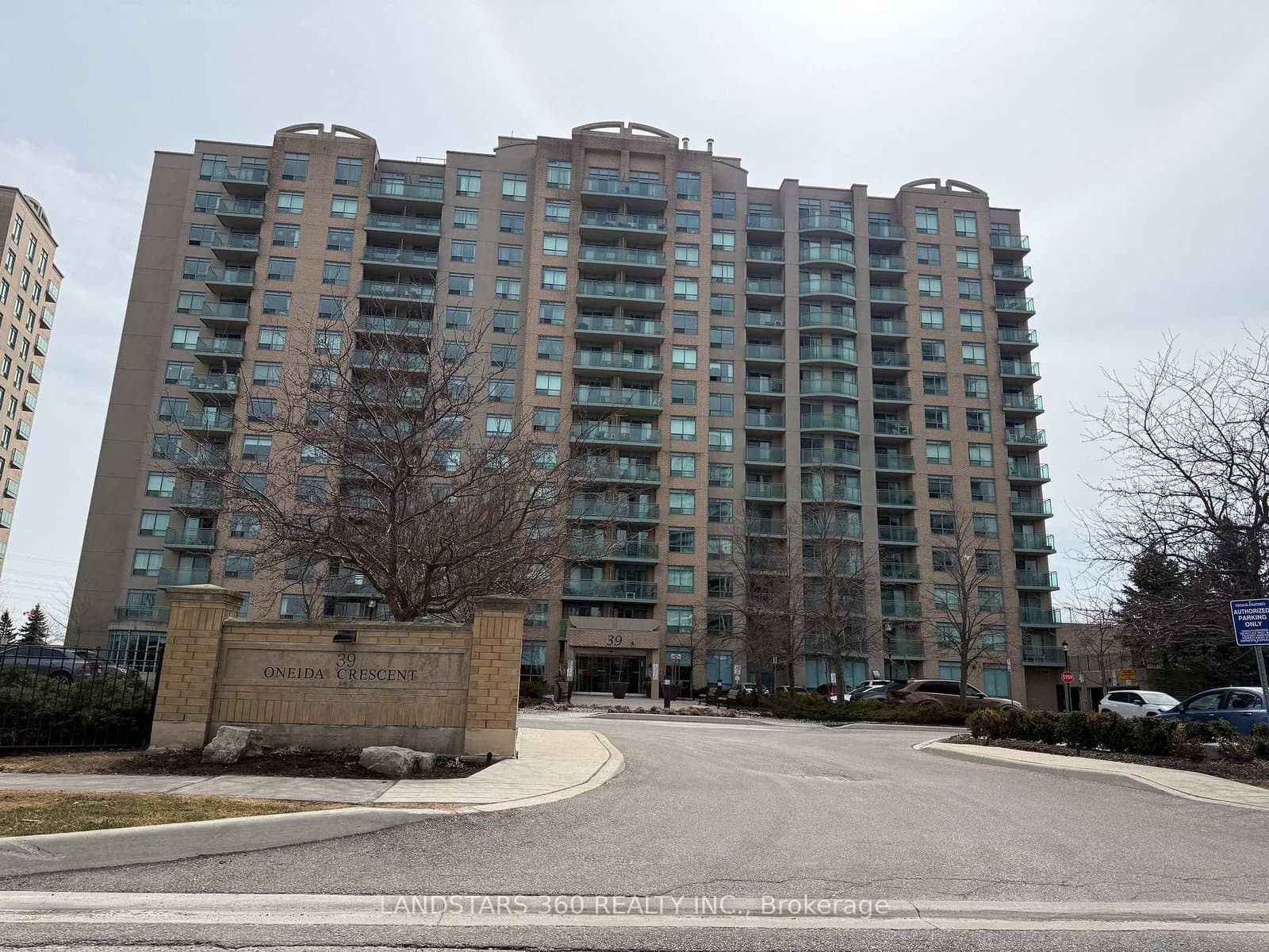 39 Oneida Crescent, Unit 906 - Image 1
