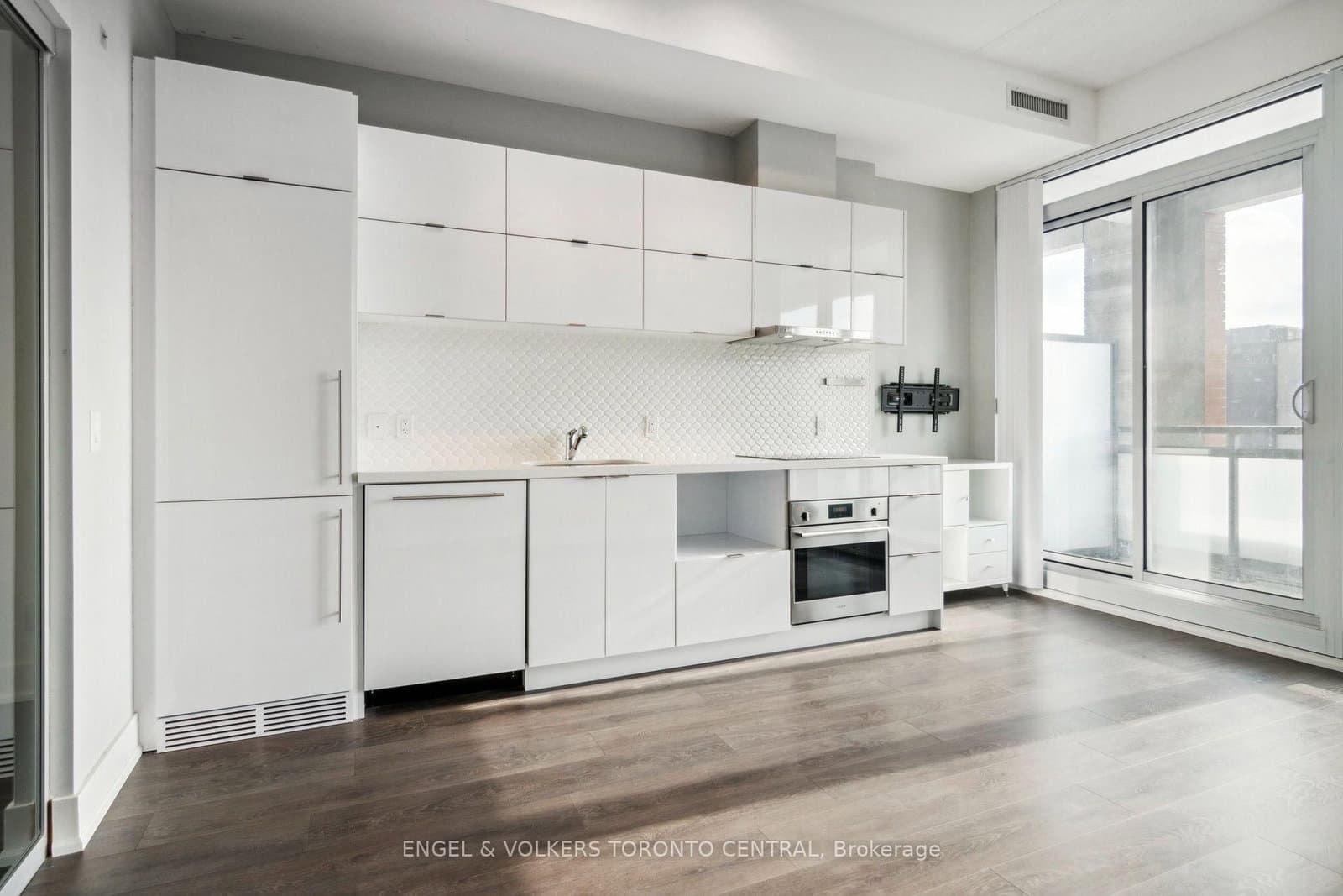 180 Enterprise Boulevard, Unit 401 thumbnail 11
