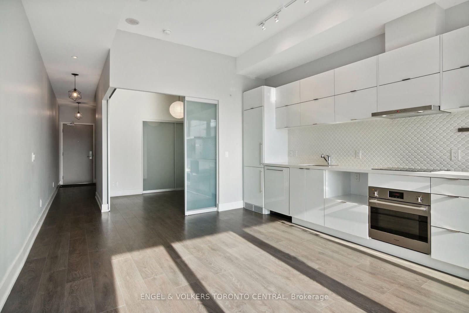 180 Enterprise Boulevard, Unit 401 thumbnail 17