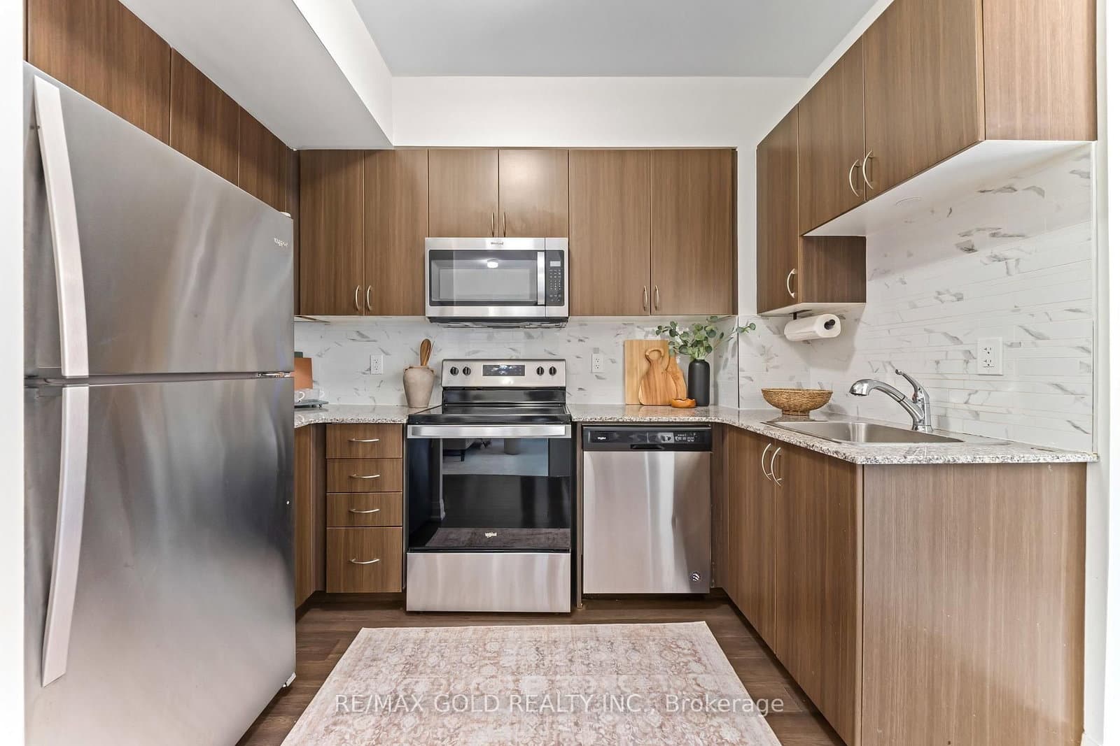 18 Coles Avenue, Unit 602 thumbnail 11