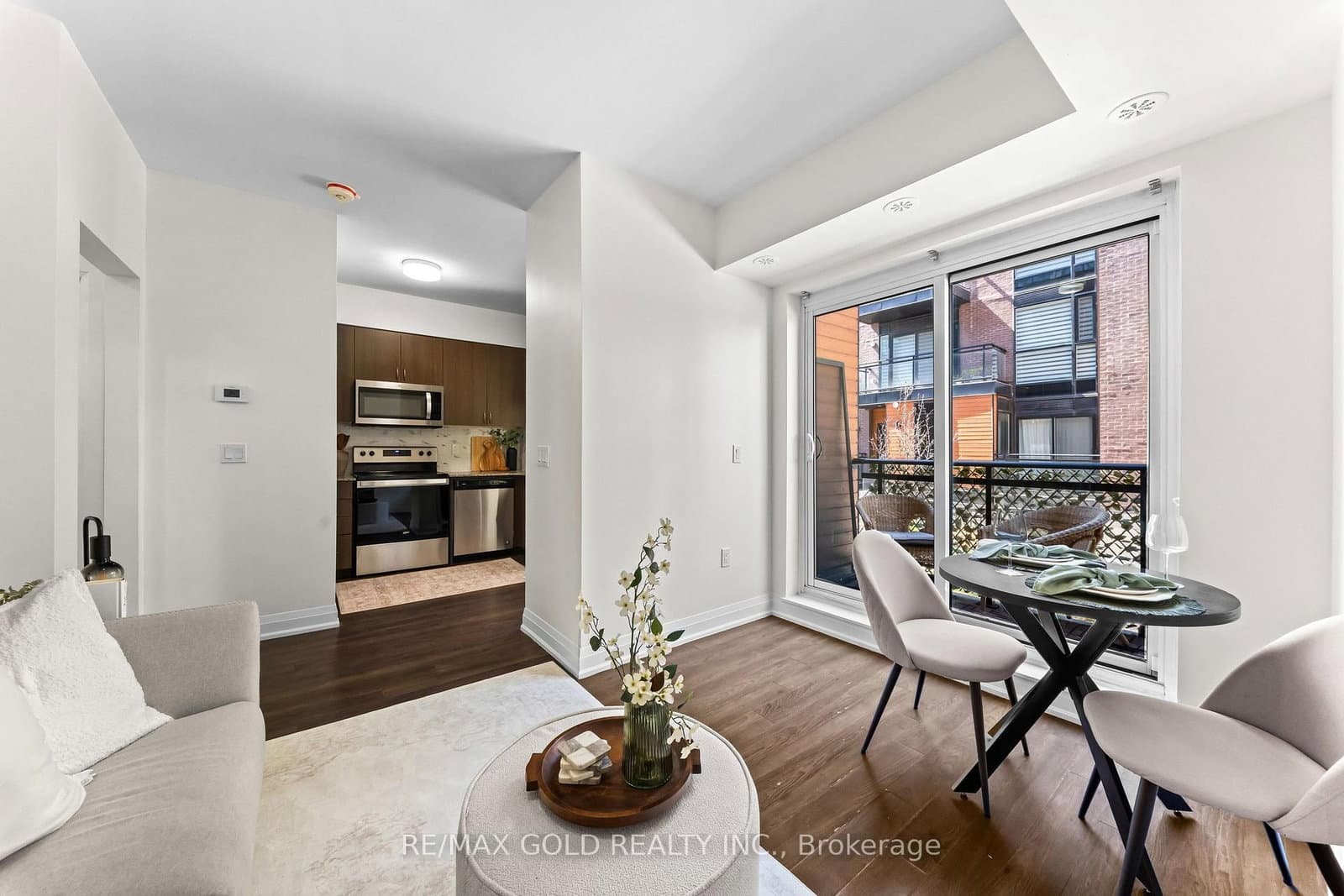 18 Coles Avenue, Unit 602 thumbnail 17