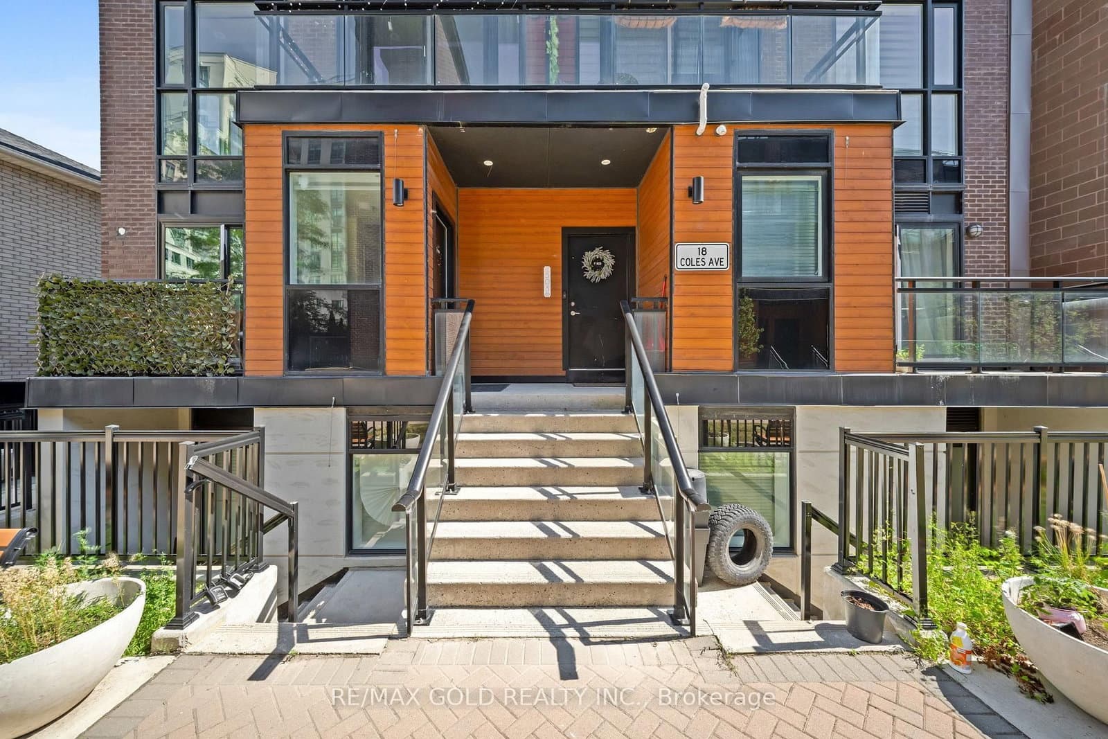 18 Coles Avenue, Unit 602 thumbnail 3