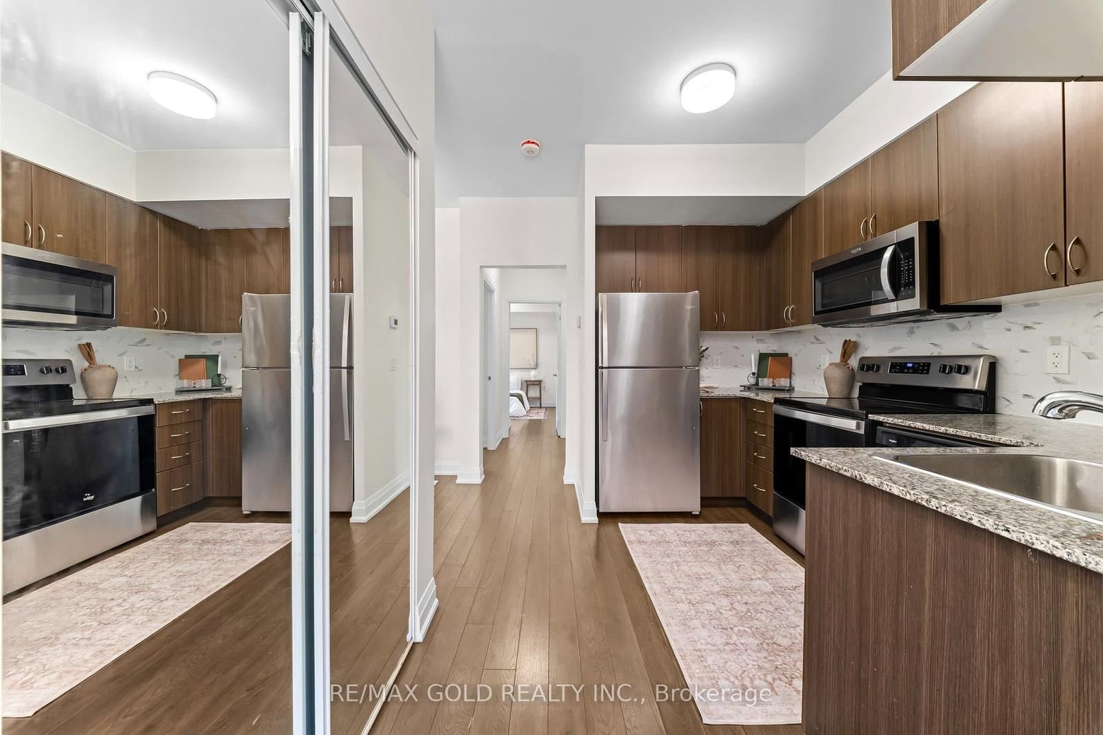 18 Coles Avenue, Unit 602 thumbnail 9