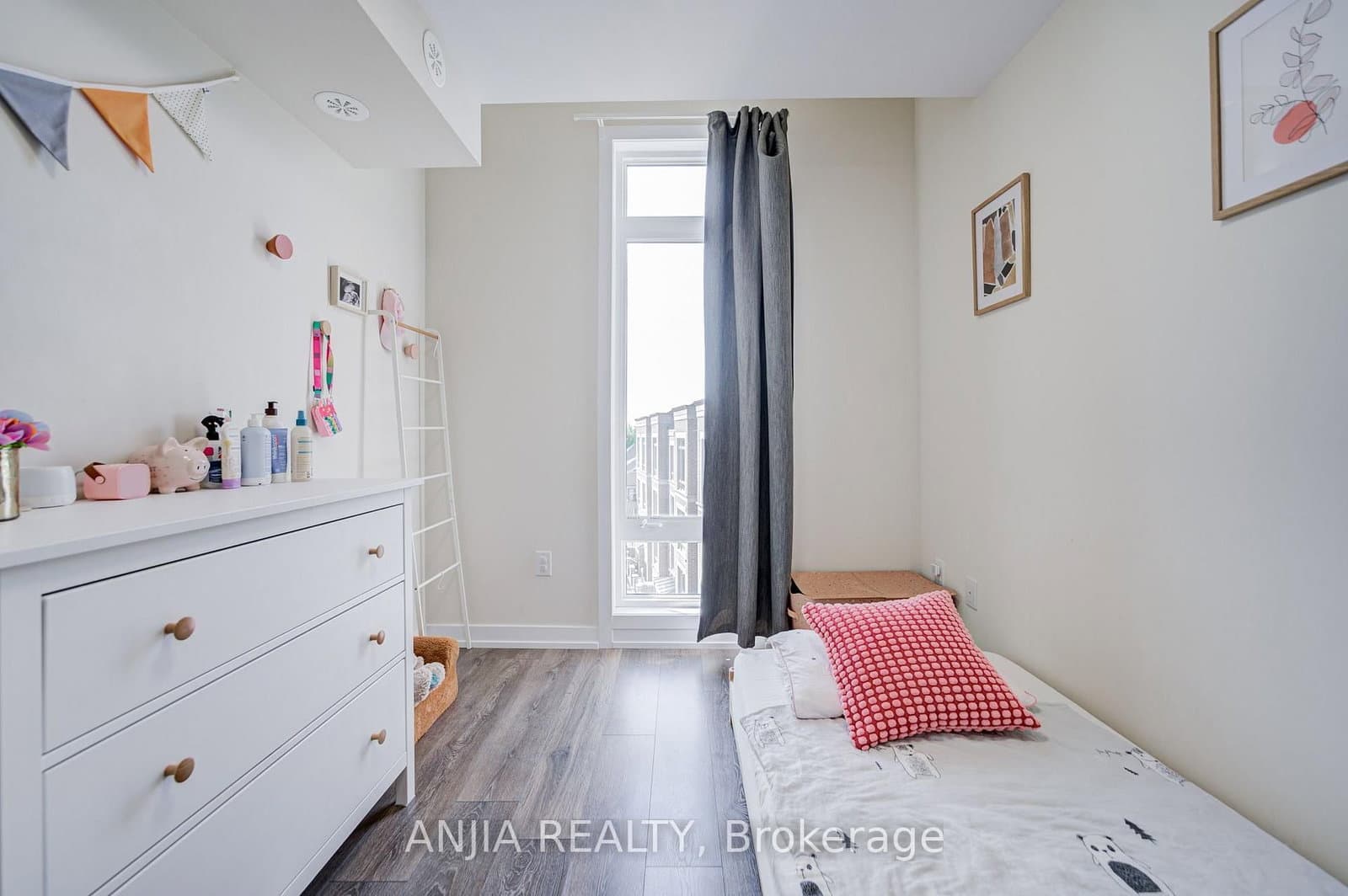 10 Westmeath Lane, Unit 2210 thumbnail 14