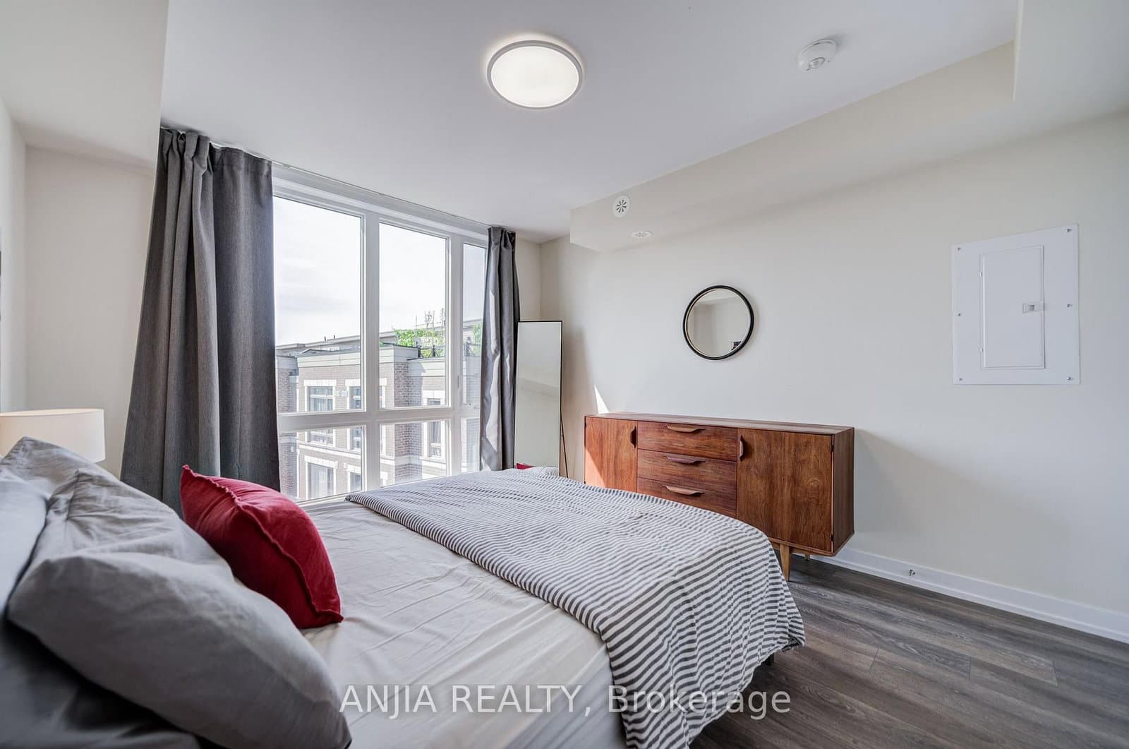 10 Westmeath Lane, Unit 2210 thumbnail 16