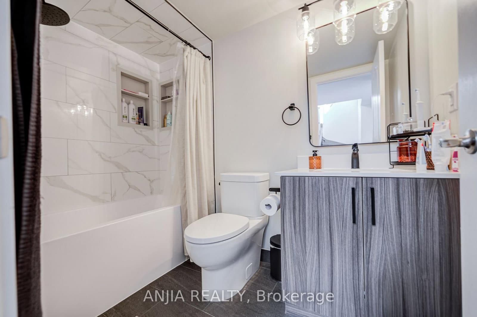10 Westmeath Lane, Unit 2210 thumbnail 17