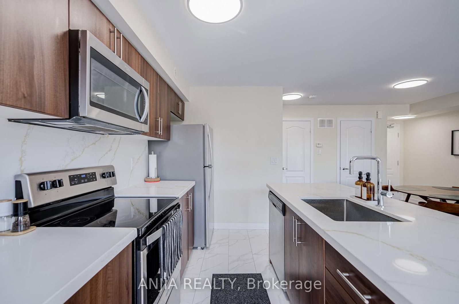 10 Westmeath Lane, Unit 2210 thumbnail 8