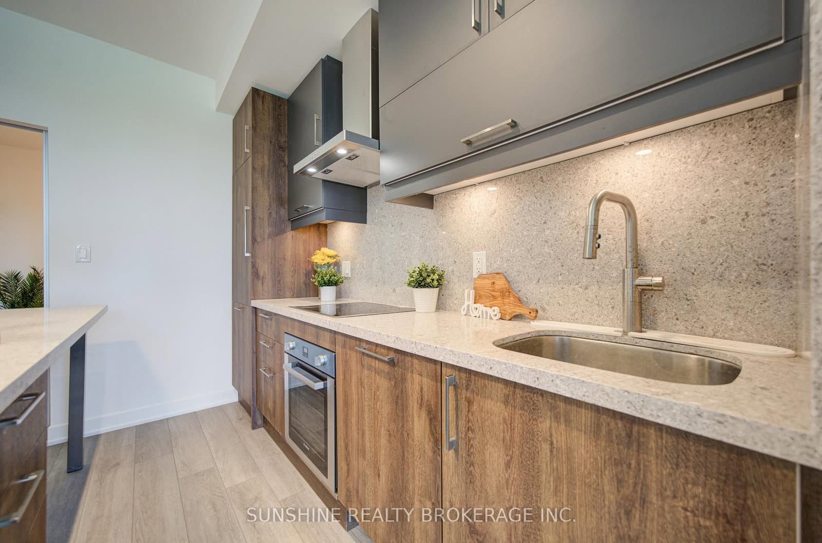38 Simcoe Promenade, Unit 311 thumbnail 18