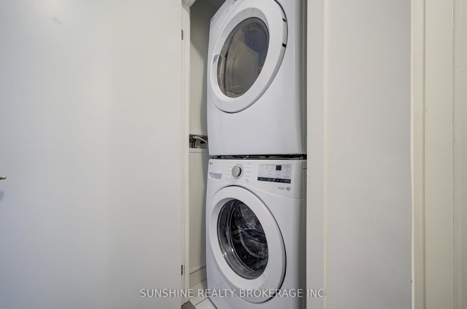 38 Simcoe Promenade, Unit 311 thumbnail 43