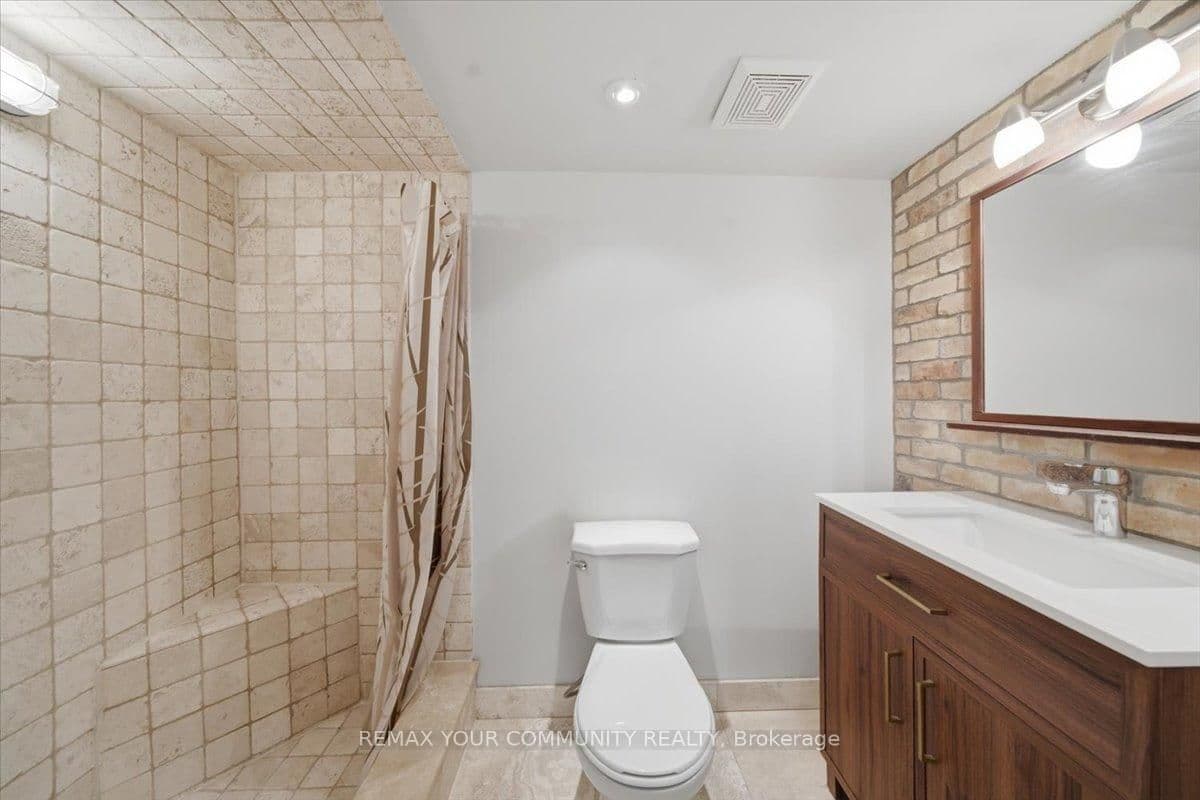 2 Hollywood Hill Circle, Unit Lower thumbnail 17