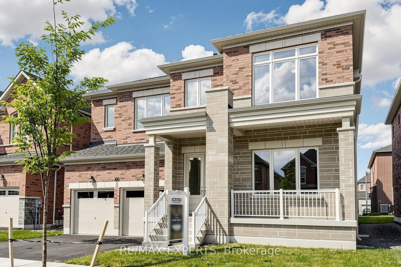 60 Bud Leggett Crescent thumbnail 2