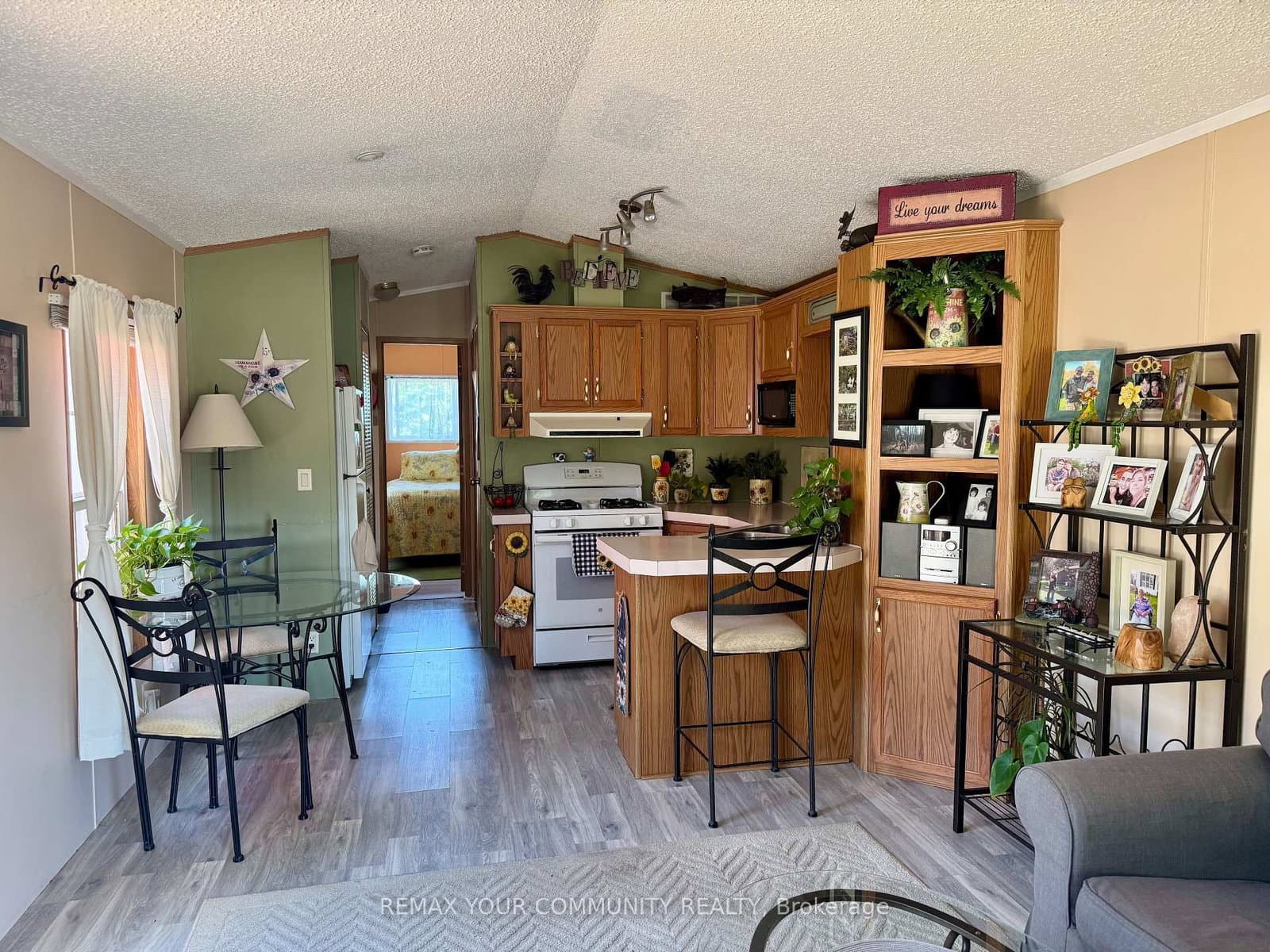 285 Crydermans Side Road, Unit 324 thumbnail 8