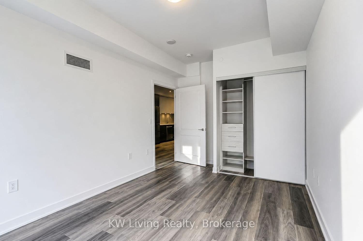 100 Eagle Rock Way, Unit 307 thumbnail 5