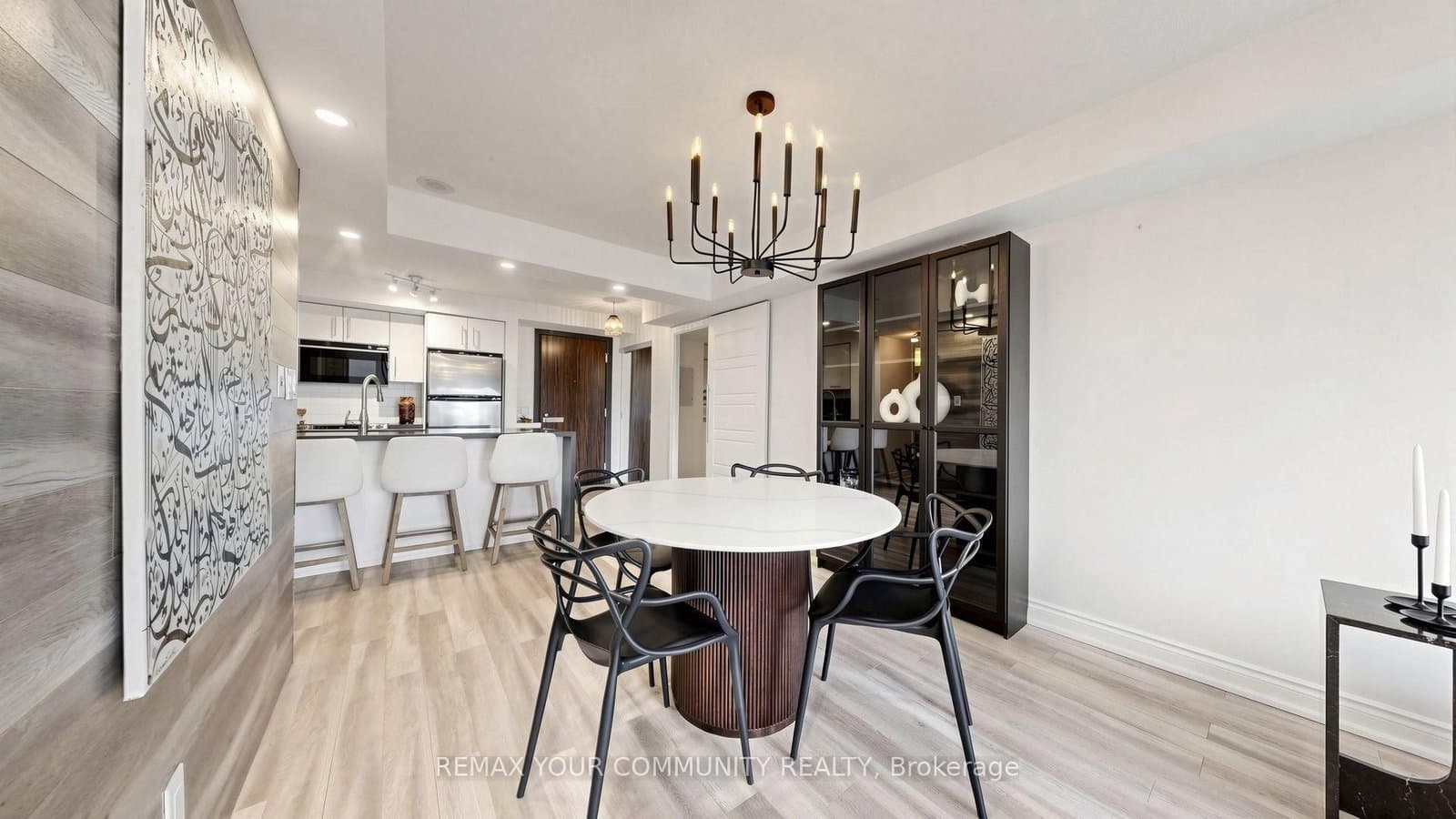 273 South Park Road, Unit 215 thumbnail 13