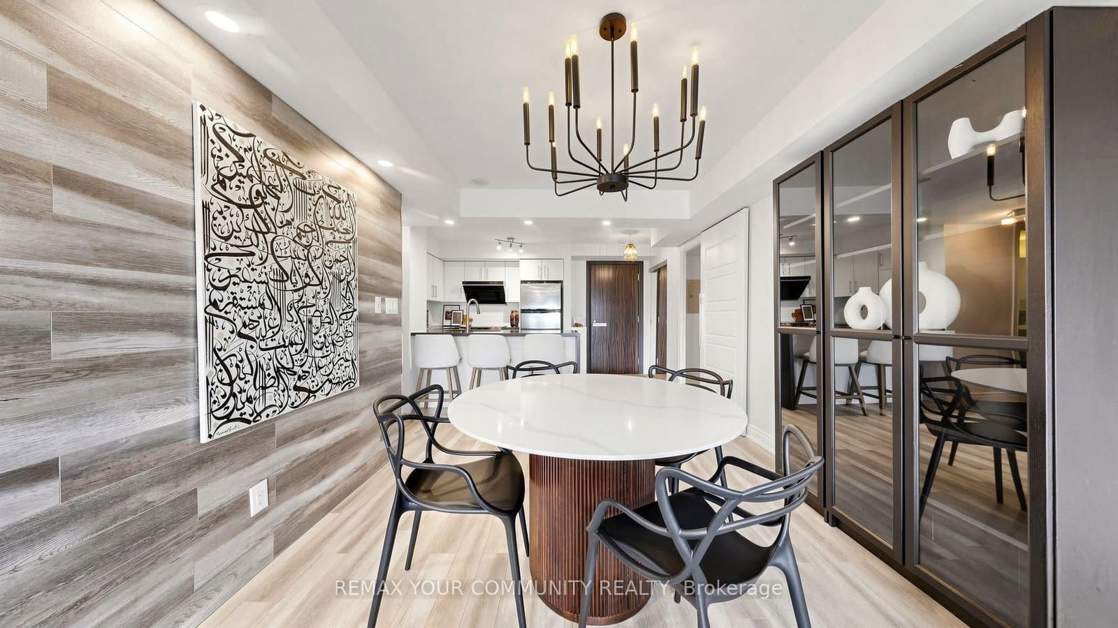 273 South Park Road, Unit 215 thumbnail 15