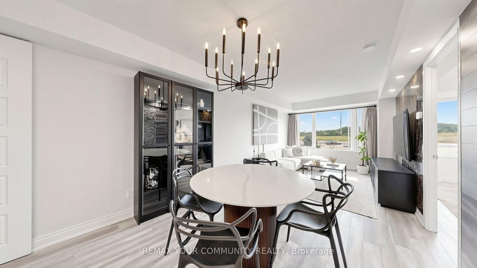 273 South Park Road, Unit 215 thumbnail 17