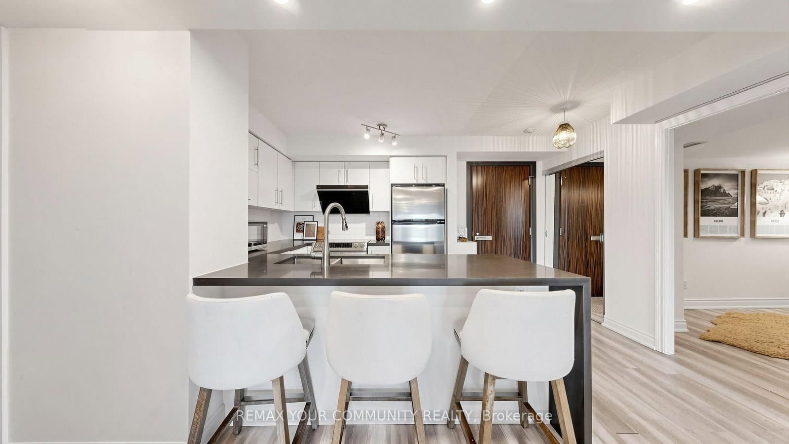 273 South Park Road, Unit 215 thumbnail 18