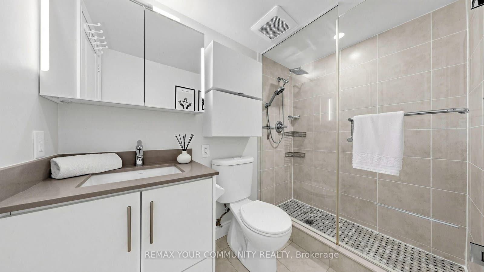 273 South Park Road, Unit 215 thumbnail 28