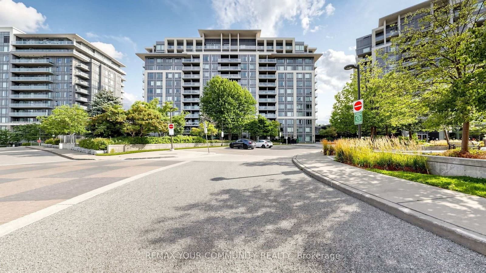 273 South Park Road, Unit 215 thumbnail 3