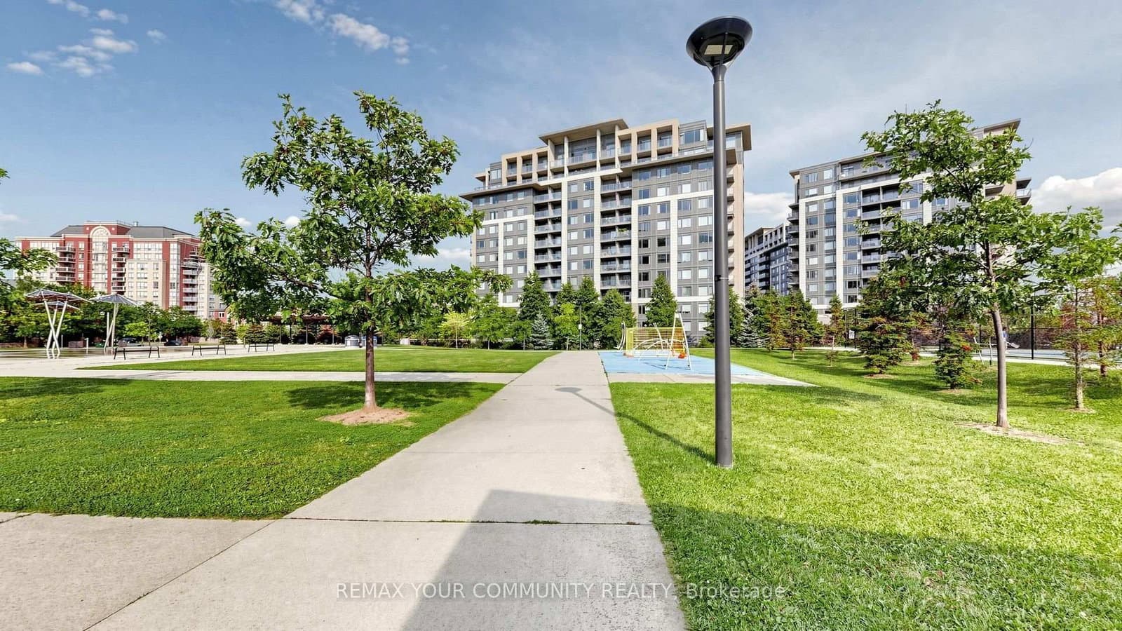 273 South Park Road, Unit 215 thumbnail 44