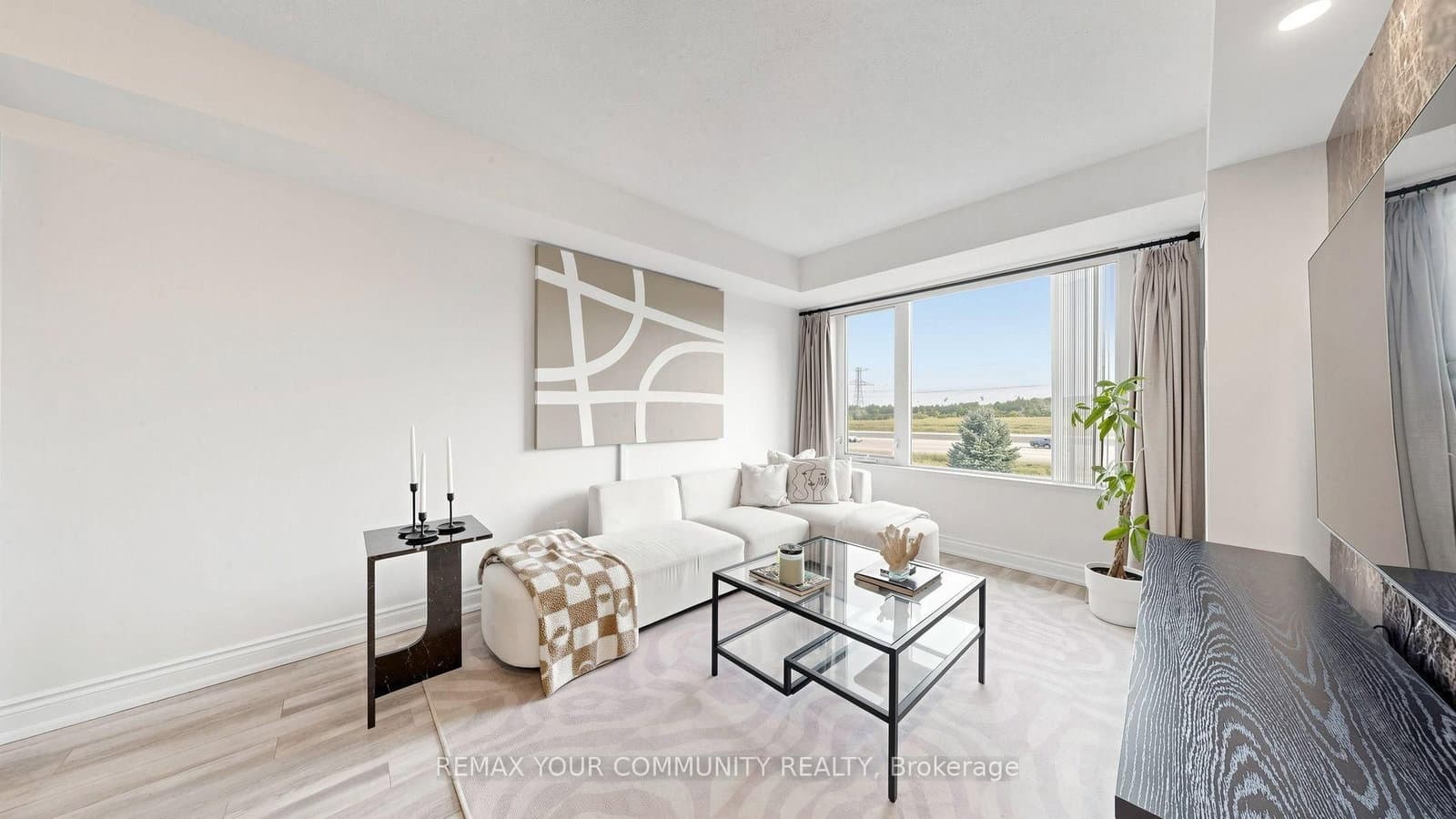 273 South Park Road, Unit 215 thumbnail 9