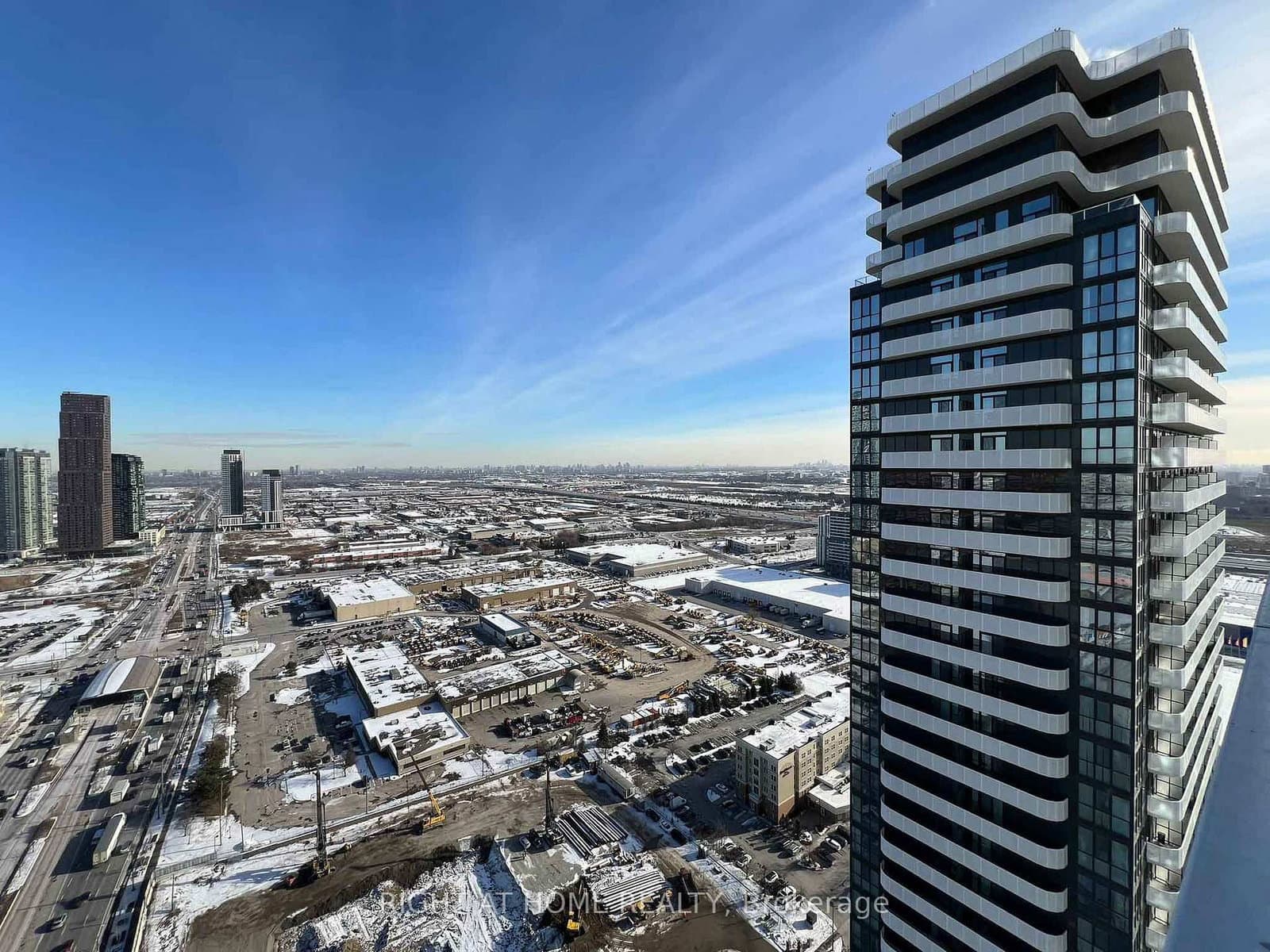 8 Interchange Way, Unit 3907 thumbnail 12
