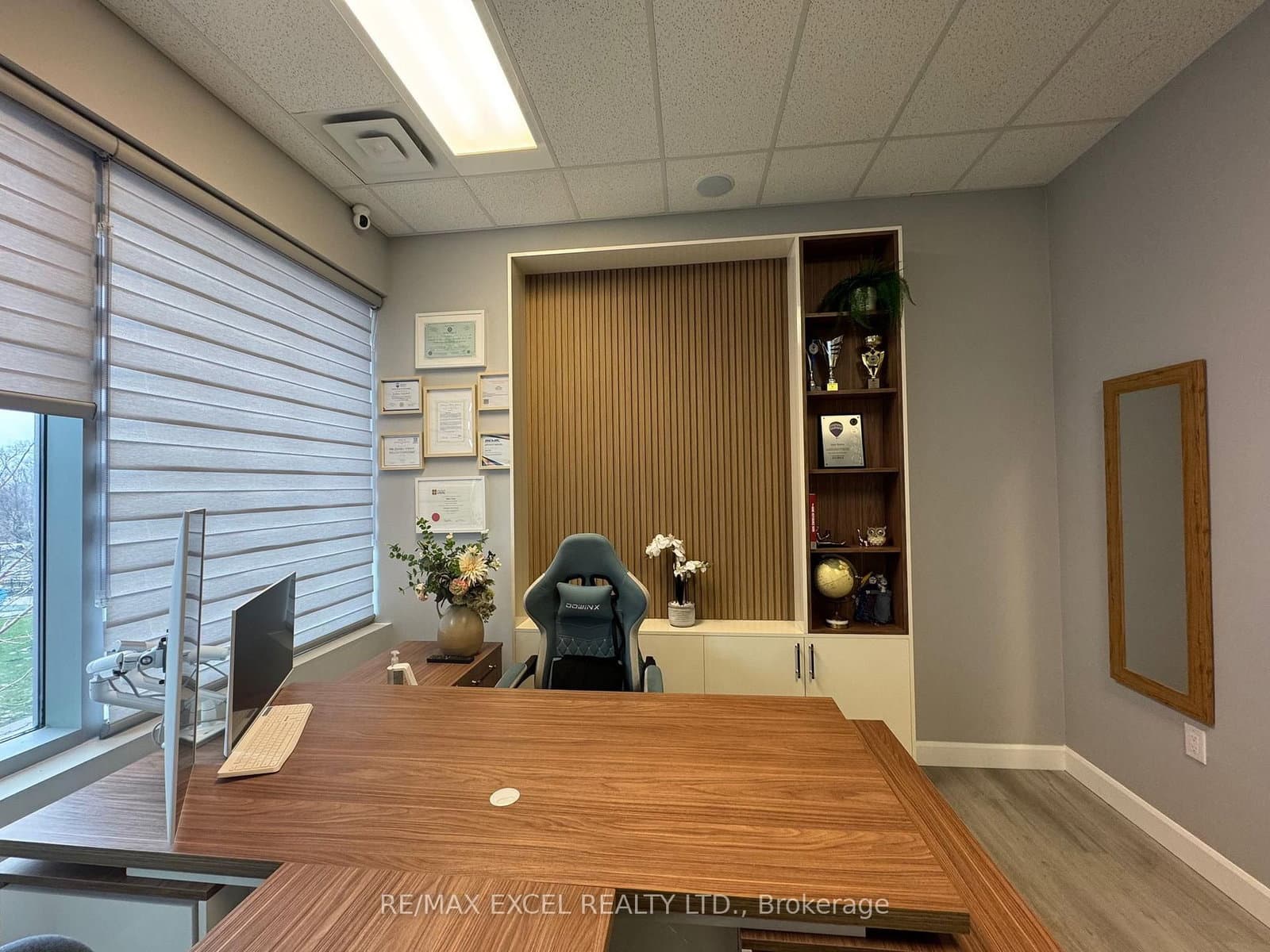 7163 Yonge Street, Unit 202 thumbnail 2