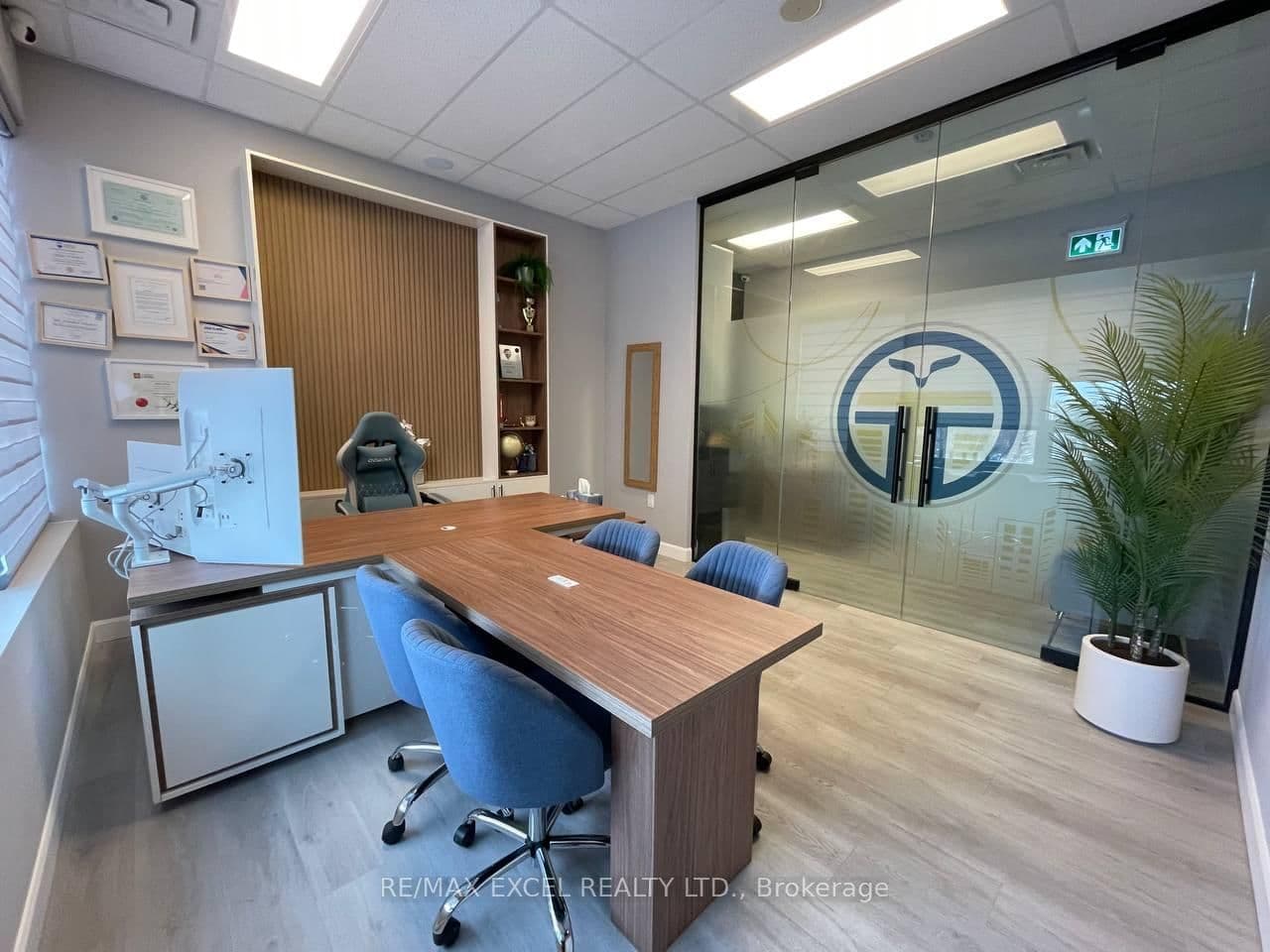 7163 Yonge Street, Unit 202 thumbnail 3