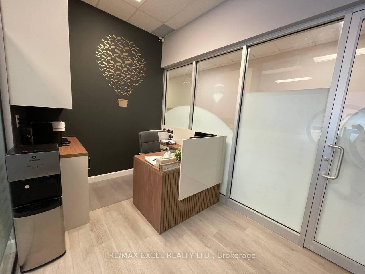 7163 Yonge Street, Unit 202 thumbnail 6