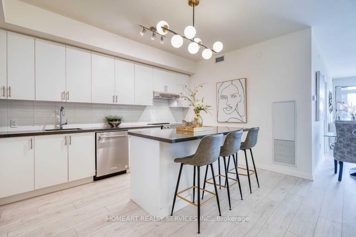 8960 Jane Street, Unit 314 thumbnail 5