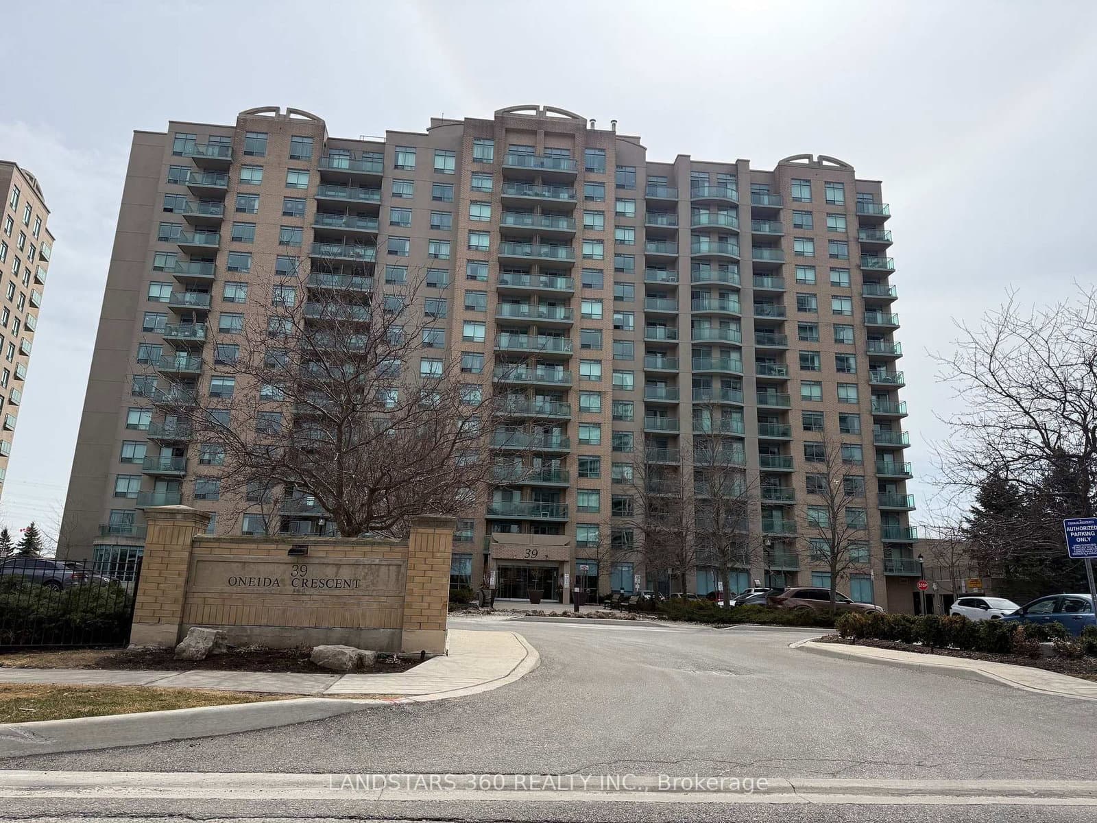39 Oneida Crescent, Unit 906 - Image 1