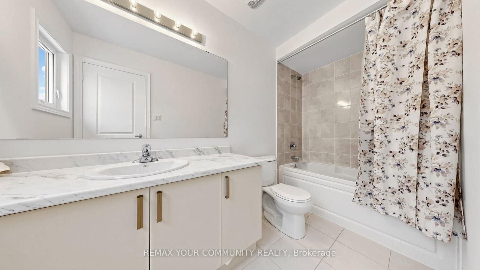 32 Baycroft Boulevard thumbnail 43