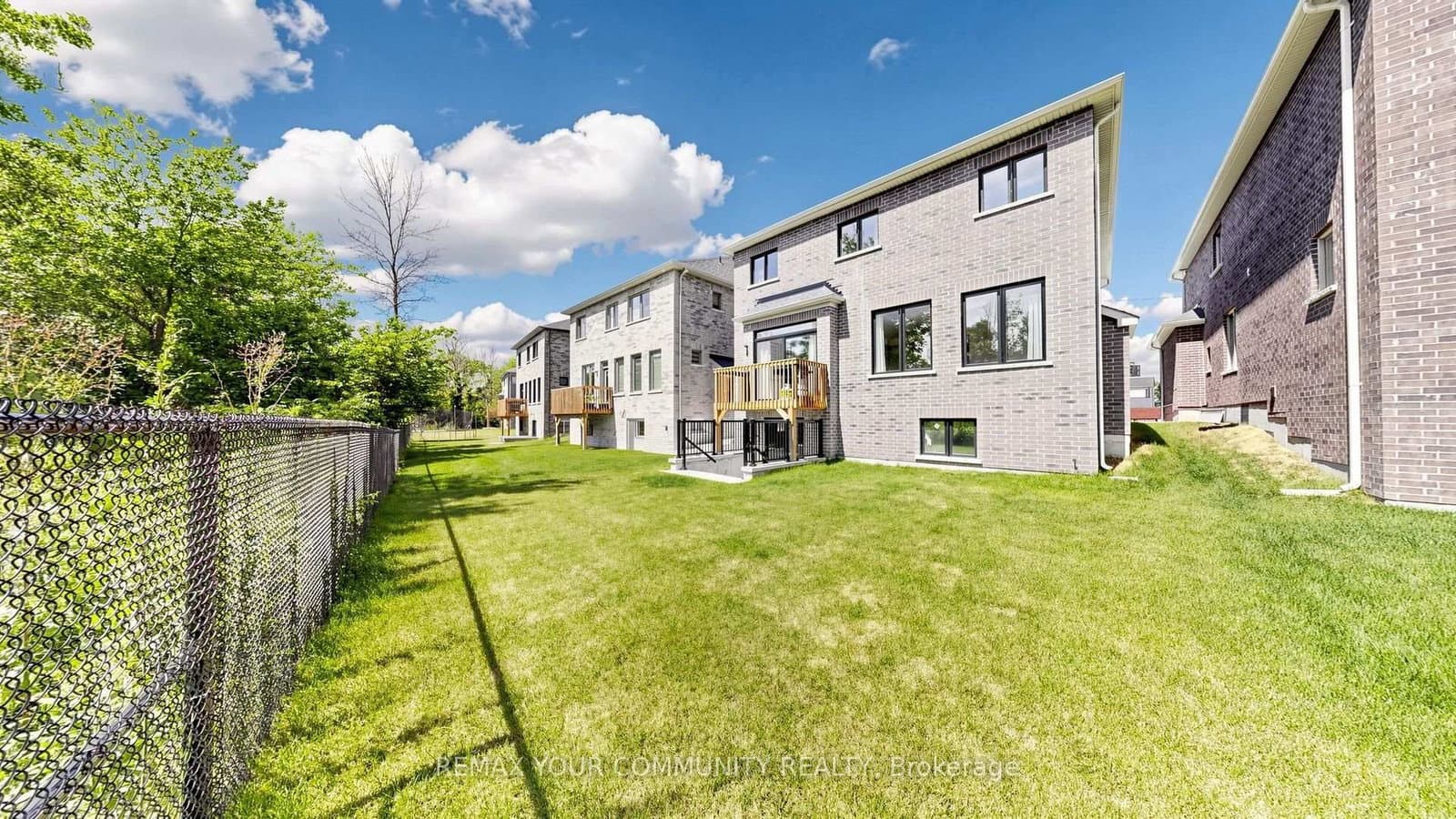 32 Baycroft Boulevard thumbnail 46